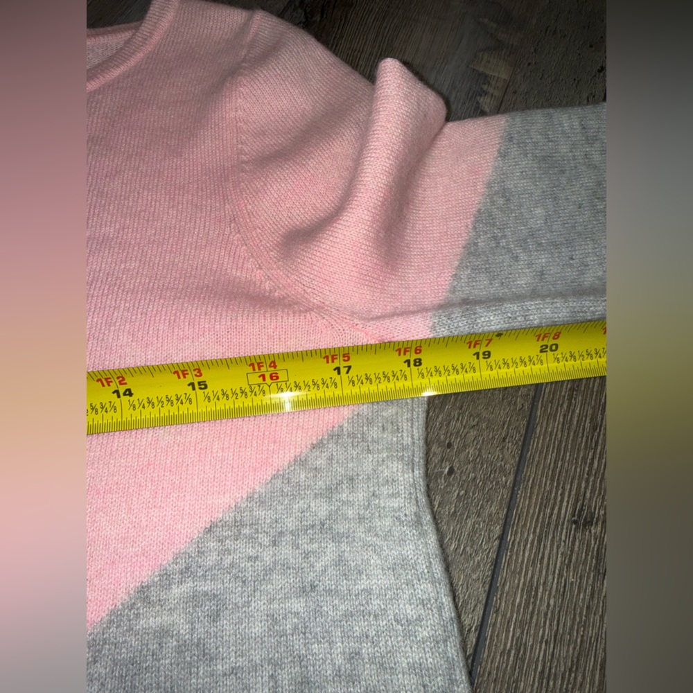 Lilly Pulitzer Colorblock Small Cashmere EUC - Picture 5 of 6